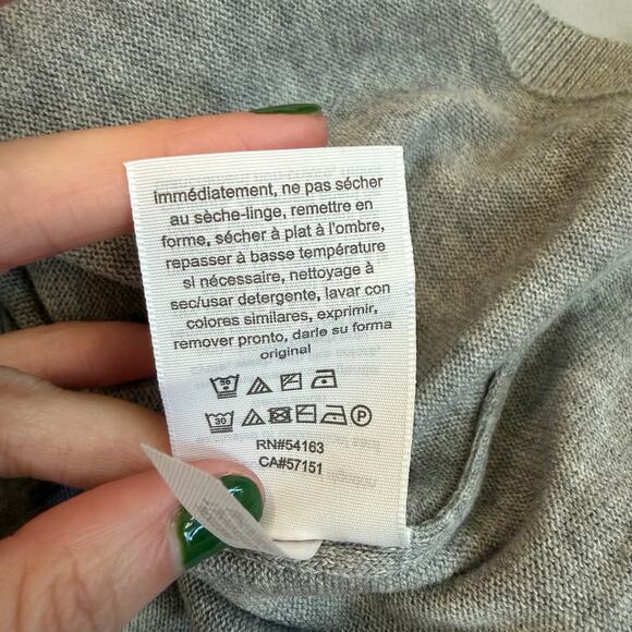 Tommy Hilfiger Gray, Polar Bear with Scarf, Jewel Neck Sweater- M - Picture 6 of 9